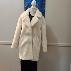 Abercrombie &Fitch Women's white Teddy Coat